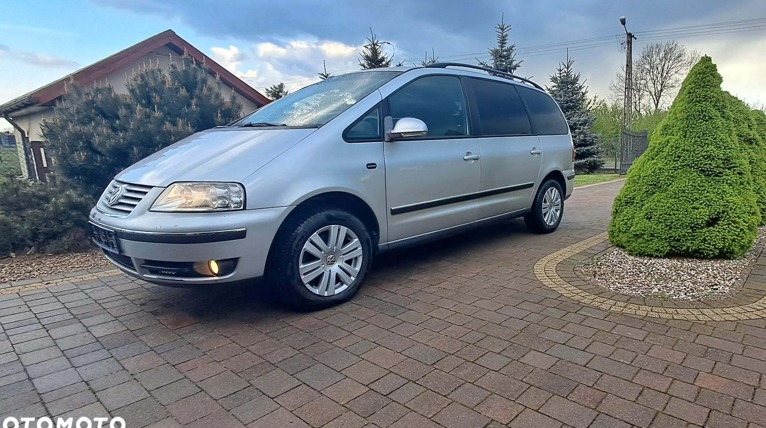 volkswagen Volkswagen Sharan cena 15500 przebieg: 211500, rok produkcji 2010 z Koło